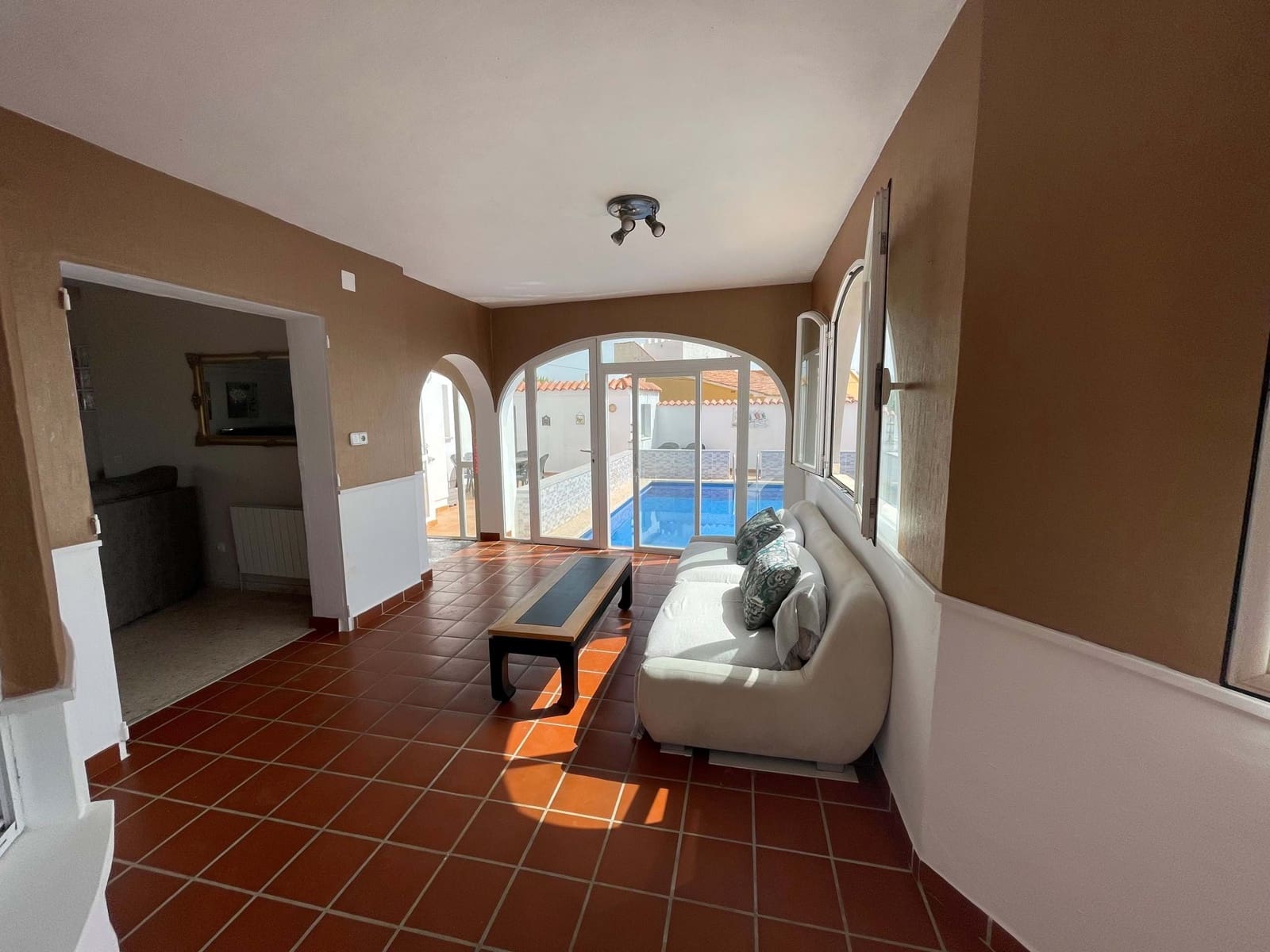 Chalet de 6 habitaciones en La Nucia en venta con piscina garaje - 650.000 € (Ref: 8555442)