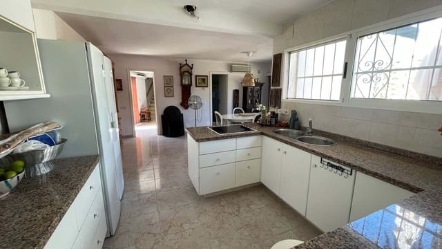 5 bedroom Villa for sale in La Nucia with pool garage - € 750,000 (Ref: 8555448)