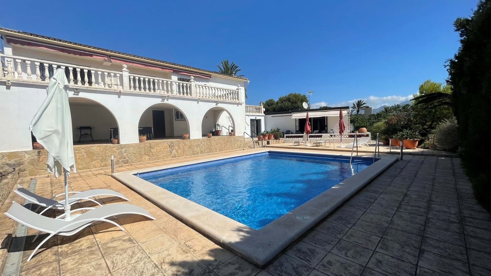 5 chambre Villa/Maison à vendre à La Nucia avec piscine garage - 750 000 € (Ref: 8555448)