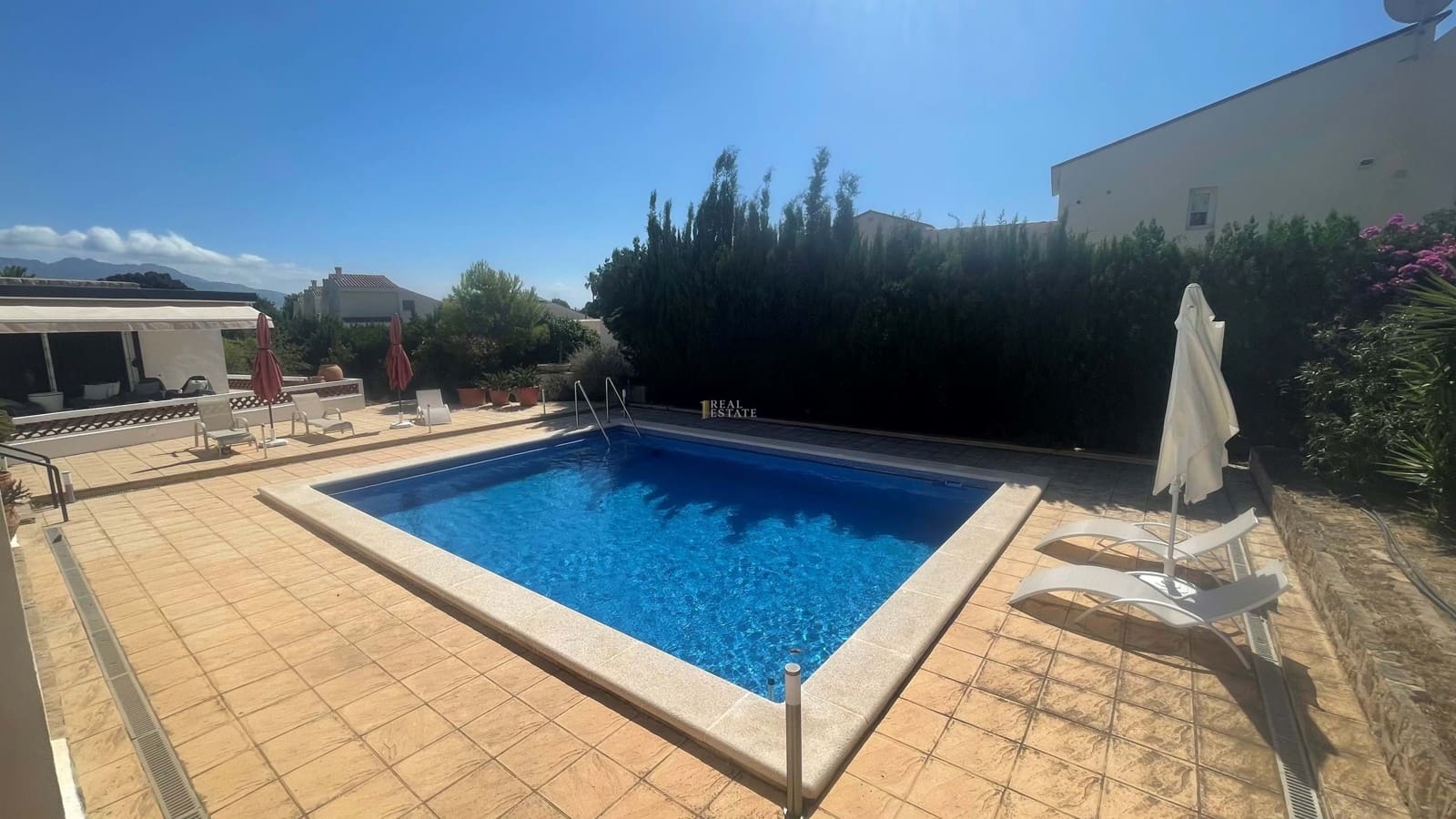 5 chambre Villa/Maison à vendre à La Nucia avec piscine garage - 750 000 € (Ref: 8555448)