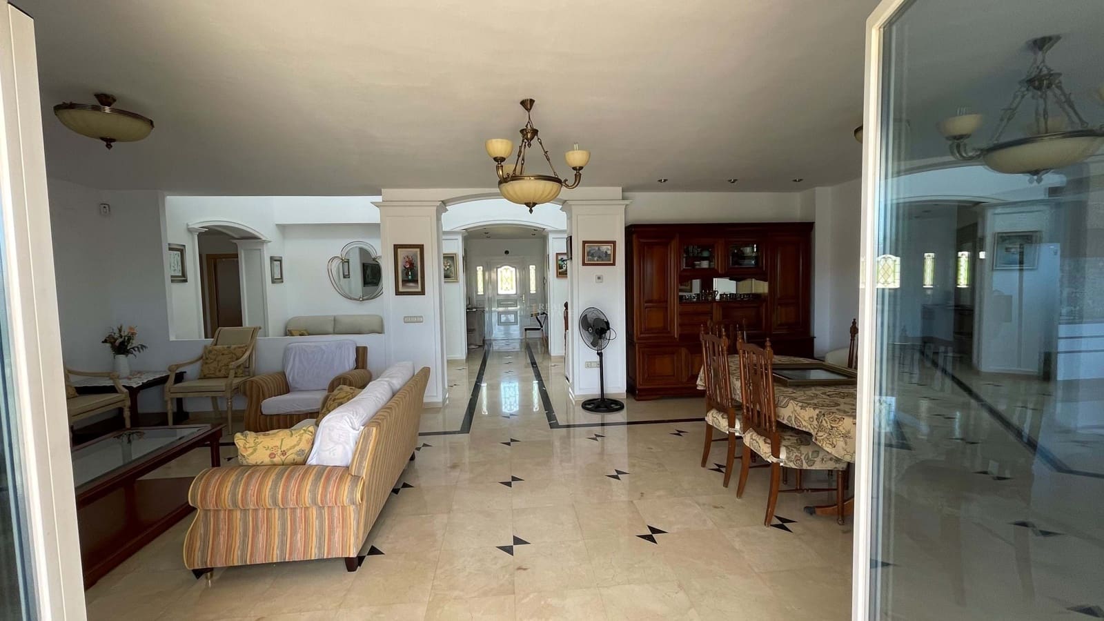 4 bedroom Villa for sale in Alfaz del Pi / L'Alfas del Pi with pool garage - € 1,250,000 (Ref: 8555459)