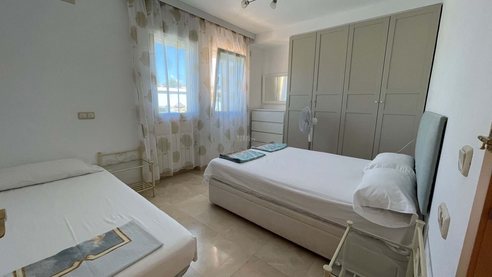 4 bedroom Villa for sale in Alfaz del Pi / L'Alfas del Pi with pool garage - € 1,250,000 (Ref: 8555459)