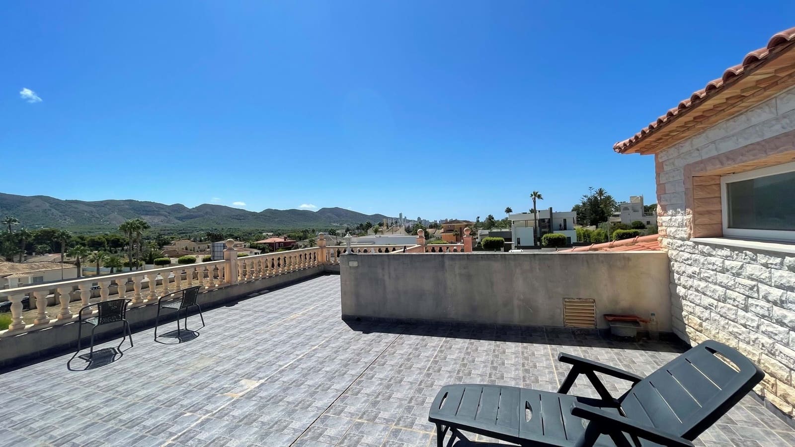 4 bedroom Villa for sale in Alfaz del Pi / L'Alfas del Pi with pool garage - € 1,250,000 (Ref: 8555459)