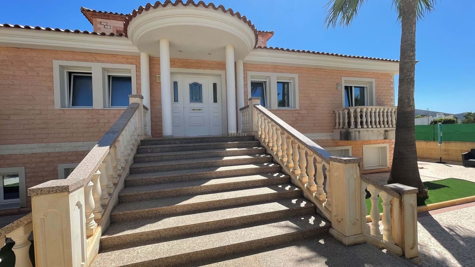 4 bedroom Villa for sale in Alfaz del Pi / L'Alfas del Pi with pool garage - € 1,250,000 (Ref: 8555459)