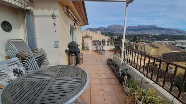 Chalet de 4 habitaciones en La Nucia en venta con piscina garaje - 470.000 € (Ref: 8555479)