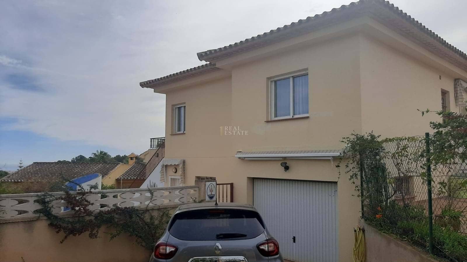 Chalet de 4 habitaciones en La Nucia en venta con piscina garaje - 470.000 € (Ref: 8555479)