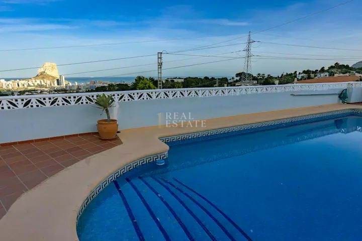 Chalet de 7 habitaciones en Calpe / Calp en venta con piscina garaje - 840.000 € (Ref: 8555490)