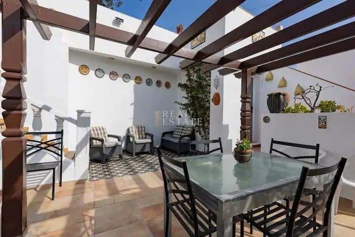 Chalet de 7 habitaciones en Calpe / Calp en venta con piscina garaje - 840.000 € (Ref: 8555490)