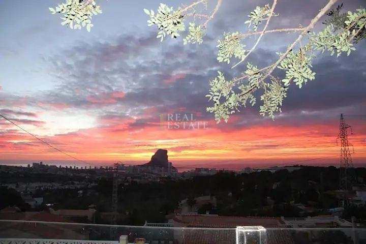 Chalet de 7 habitaciones en Calpe / Calp en venta con piscina garaje - 840.000 € (Ref: 8555490)