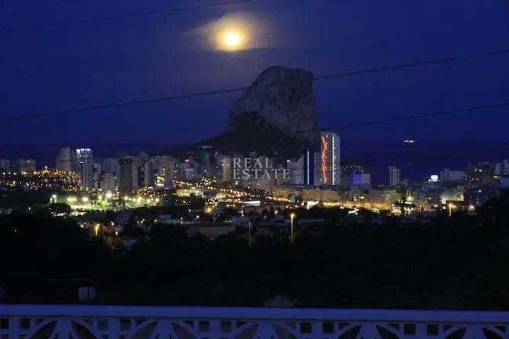 Chalet de 7 habitaciones en Calpe / Calp en venta con piscina garaje - 840.000 € (Ref: 8555490)