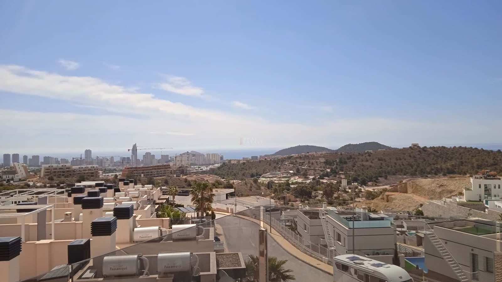 Apartamento de 3 habitaciones en Finestrat en venta con piscina garaje - 389.000 € (Ref: 8555495)