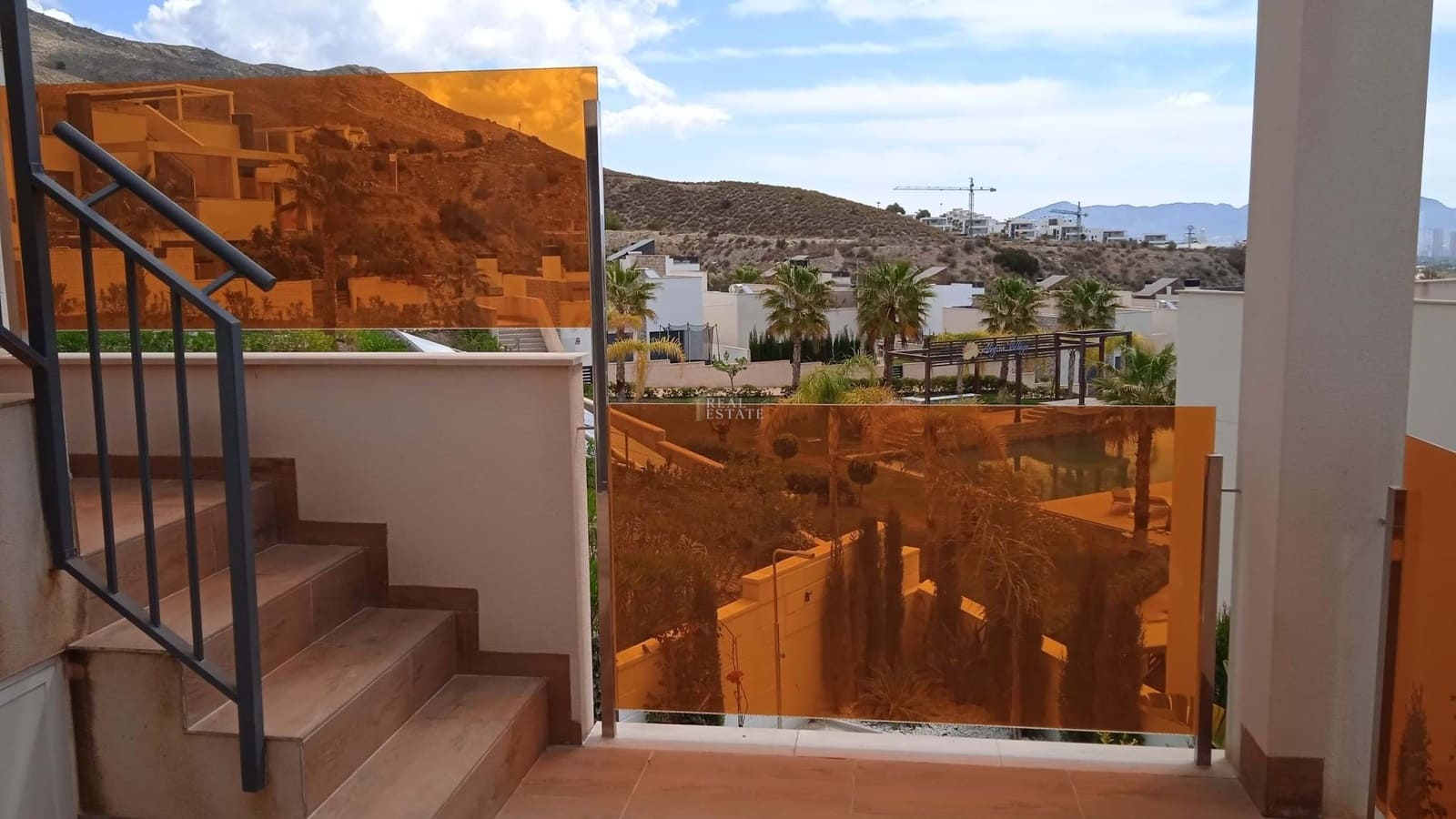 Apartamento de 3 habitaciones en Finestrat en venta con piscina garaje - 389.000 € (Ref: 8555495)