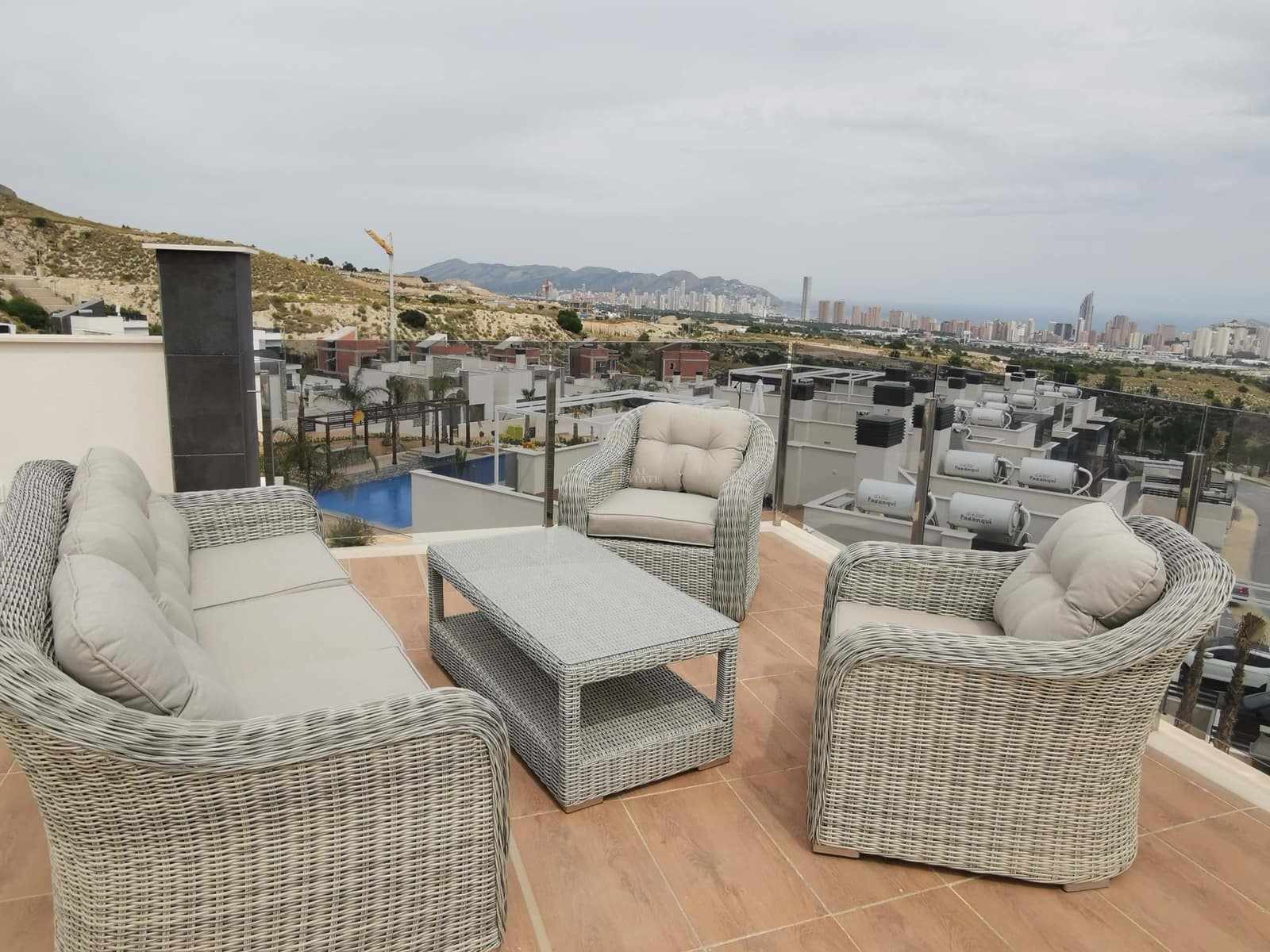 Apartamento de 3 habitaciones en Finestrat en venta con piscina garaje - 389.000 € (Ref: 8555495)