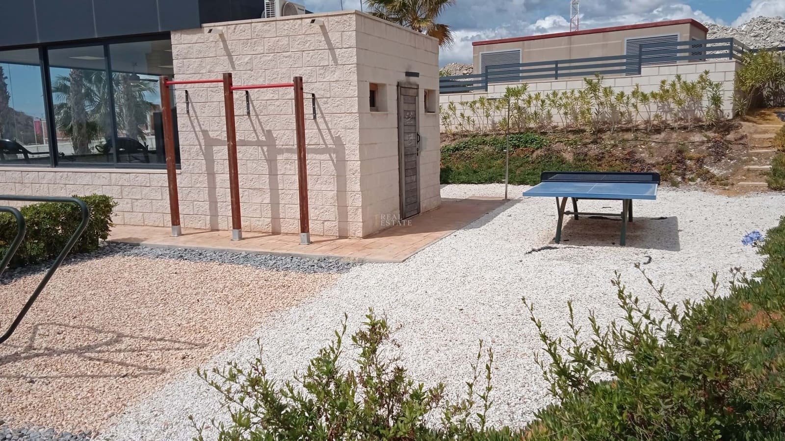 Apartamento de 3 habitaciones en Finestrat en venta con piscina garaje - 389.000 € (Ref: 8555495)