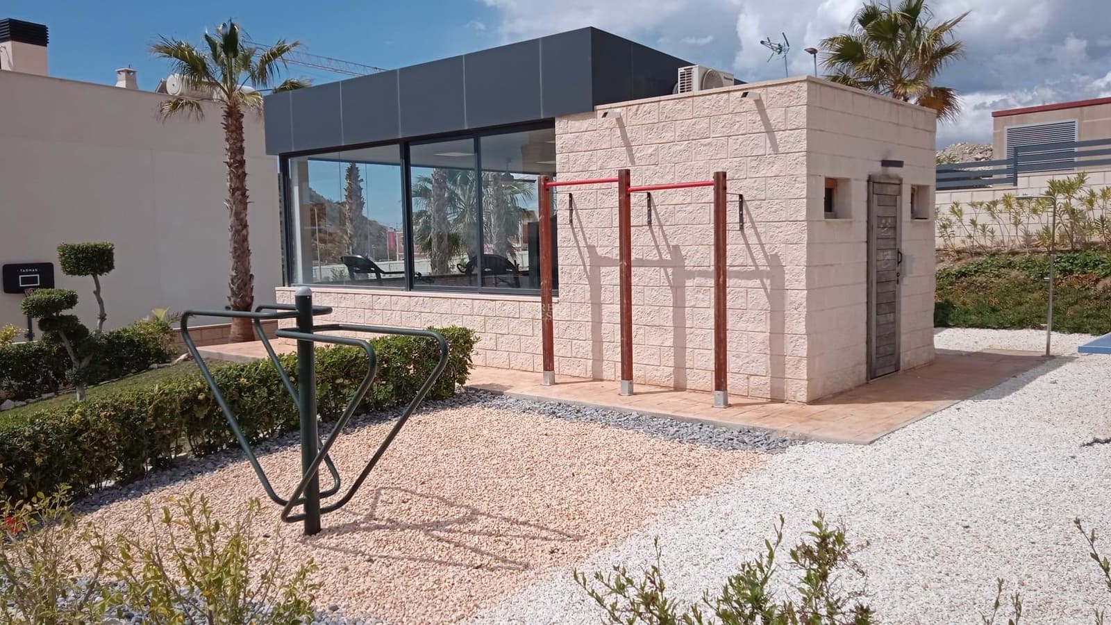 Apartamento de 3 habitaciones en Finestrat en venta con piscina garaje - 389.000 € (Ref: 8555495)