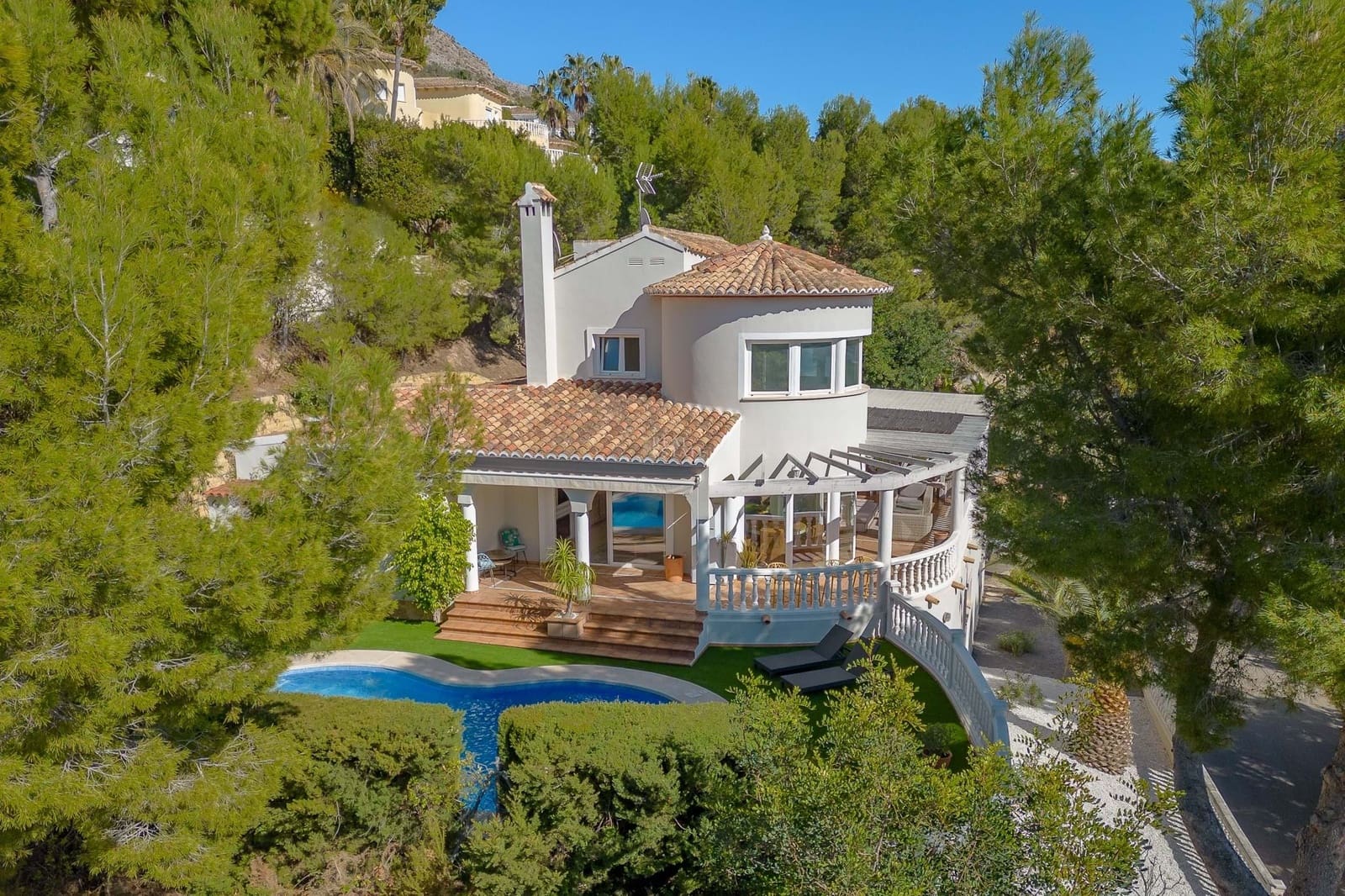 Chalet de 4 habitaciones en Altea en venta con piscina garaje - 1.100.000 € (Ref: 8555517)