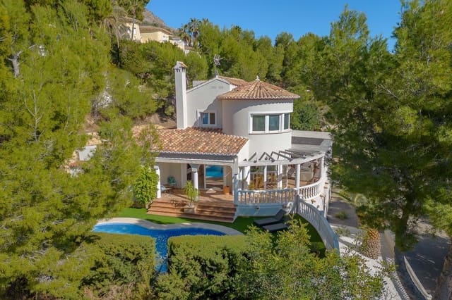 Chalet de 4 habitaciones en Altea en venta con piscina garaje - 1.100.000 € (Ref: 8555517)