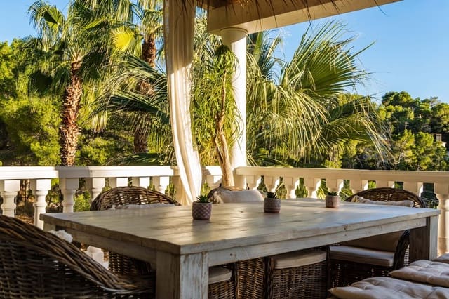 Chalet de 4 habitaciones en Altea en venta con piscina garaje - 1.100.000 € (Ref: 8555517)