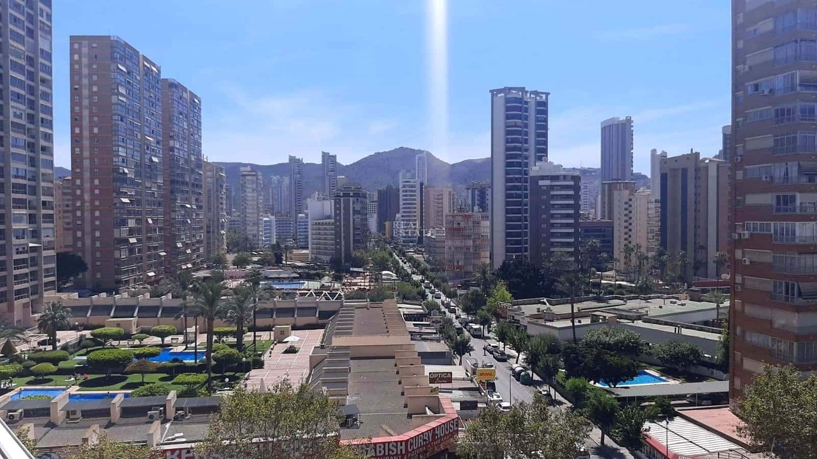 4 bedroom Apartment for sale in Benidorm with pool garage - € 495,000 (Ref: 8555519)
