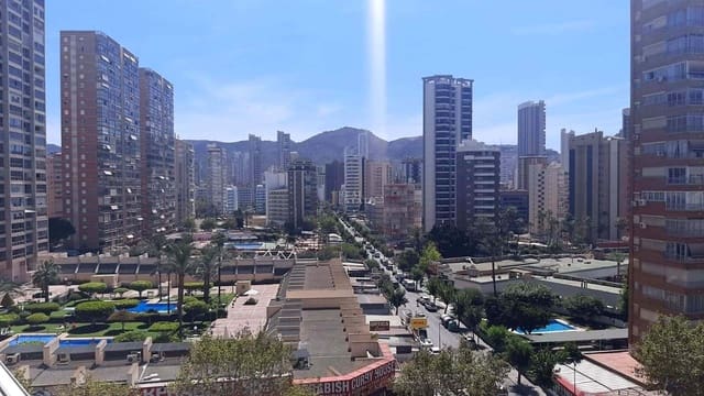 4 bedroom Apartment for sale in Benidorm with pool garage - € 495,000 (Ref: 8555519)