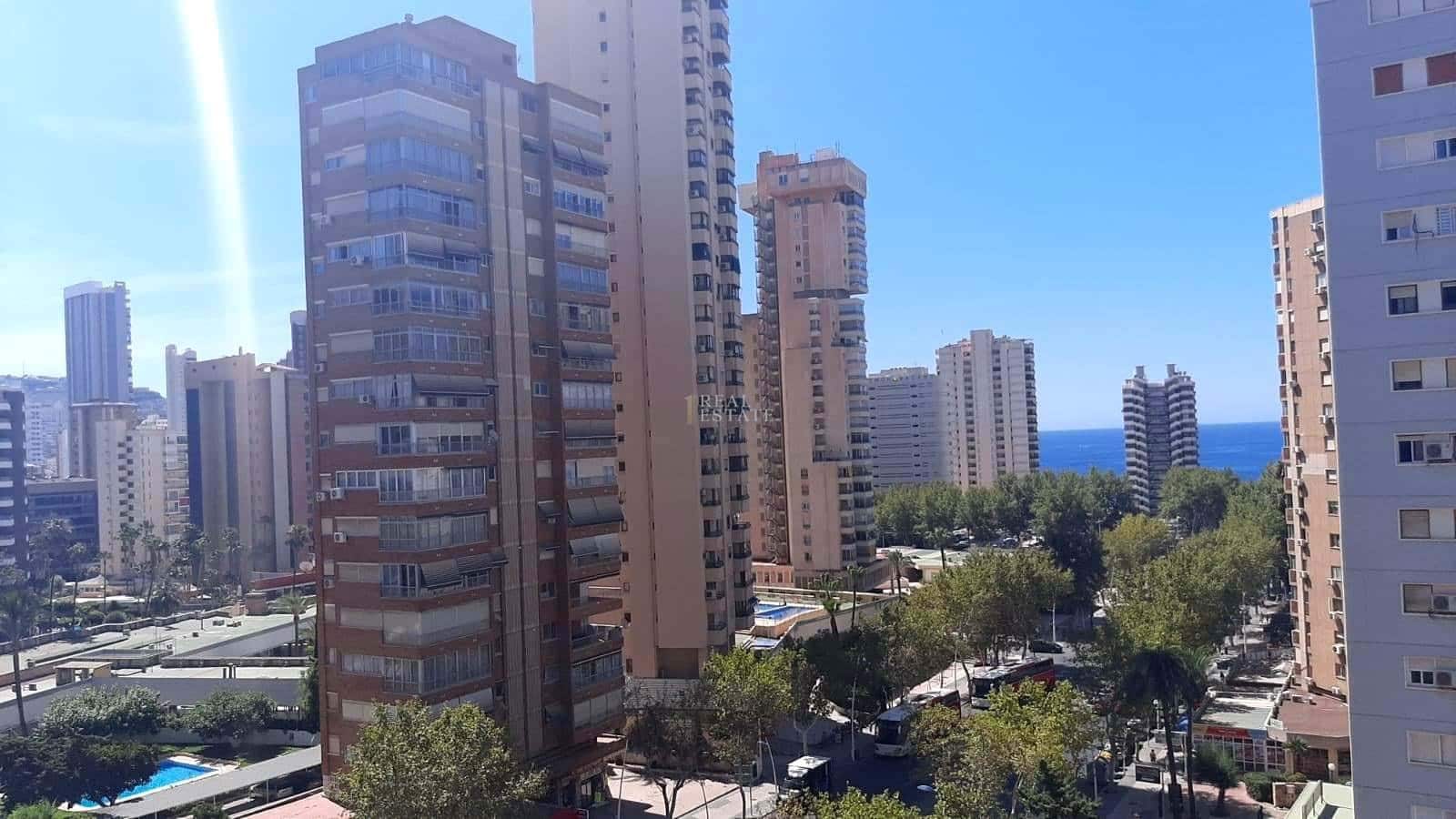 4 bedroom Apartment for sale in Benidorm with pool garage - € 495,000 (Ref: 8555519)