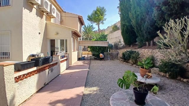 Chalet de 9 habitaciones en Alfaz del Pi / L'Alfàs del Pi en venta con piscina garaje - 799.950 € (Ref: 8555552)