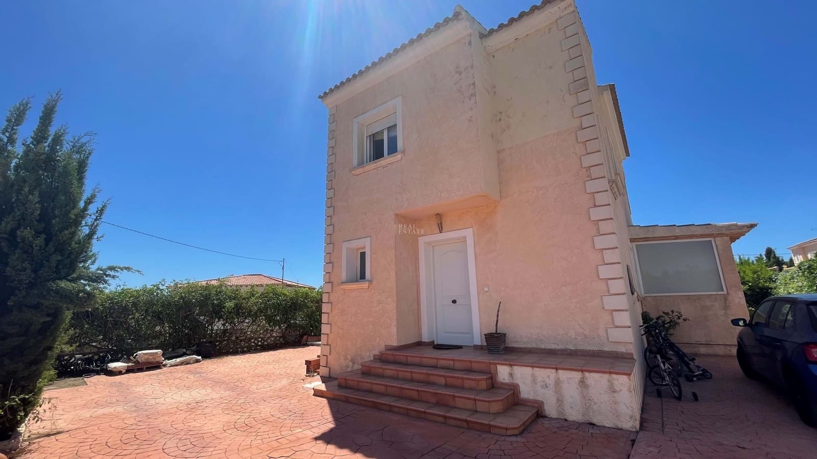 Chalet de 4 habitaciones en La Nucia en venta con piscina garaje - 450.000 € (Ref: 8568692)