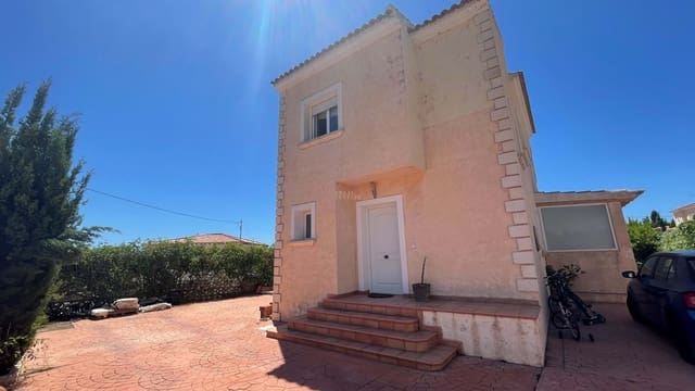 Chalet de 4 habitaciones en La Nucia en venta con piscina garaje - 450.000 € (Ref: 8568692)