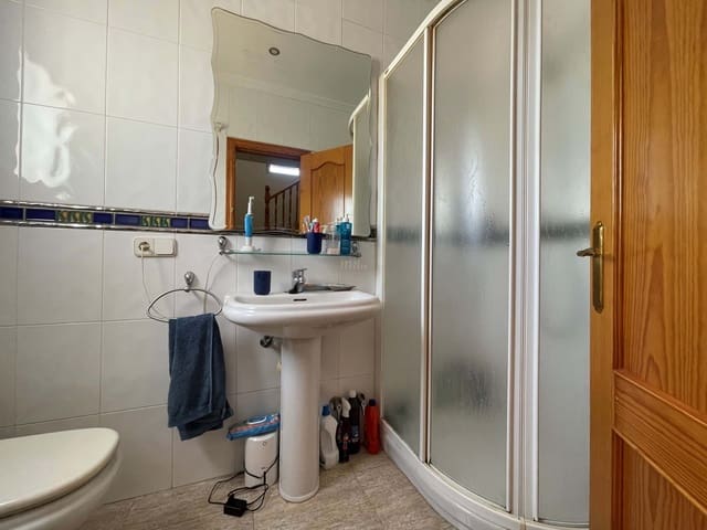 Chalet de 4 habitaciones en La Nucia en venta con piscina garaje - 450.000 € (Ref: 8568692)