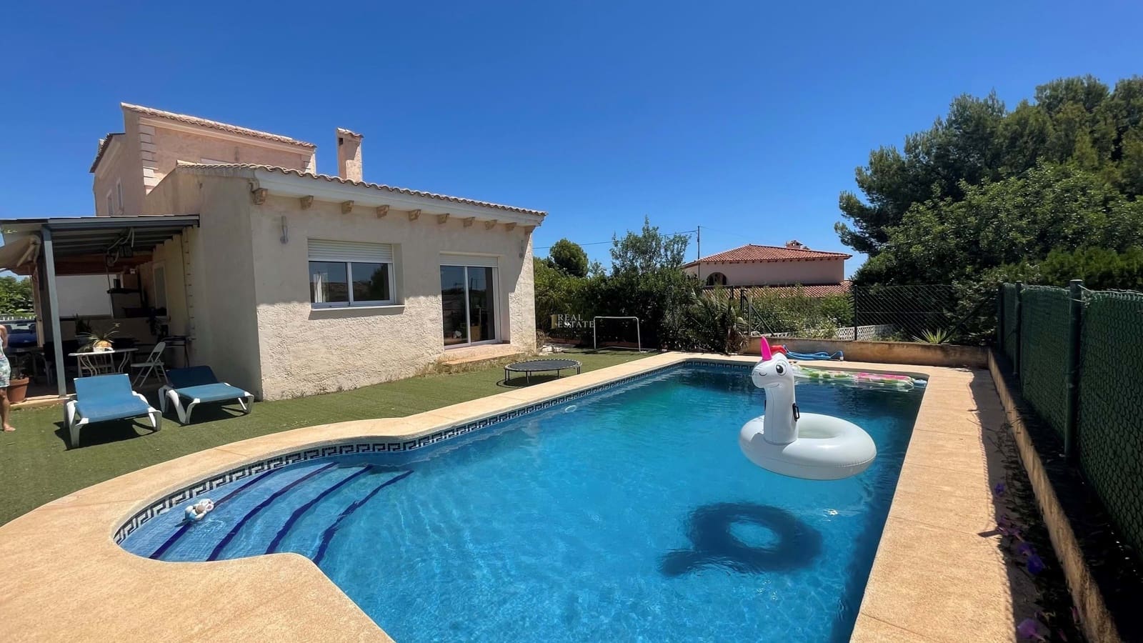 Chalet de 4 habitaciones en La Nucia en venta con piscina garaje - 450.000 € (Ref: 8568692)