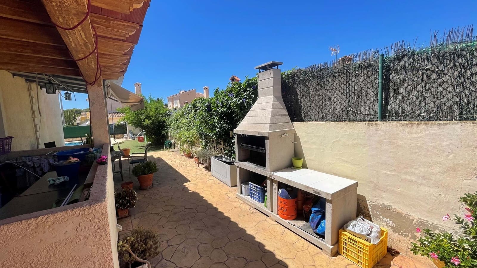 Chalet de 4 habitaciones en La Nucia en venta con piscina garaje - 450.000 € (Ref: 8568692)