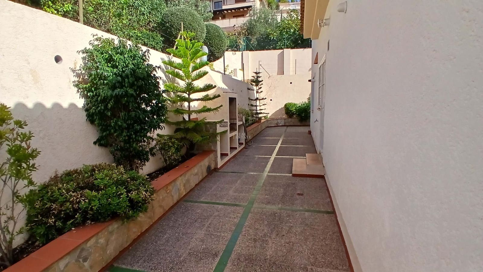 3 bedroom Villa for sale in Altea with pool garage - € 795,000 (Ref: 8625419)