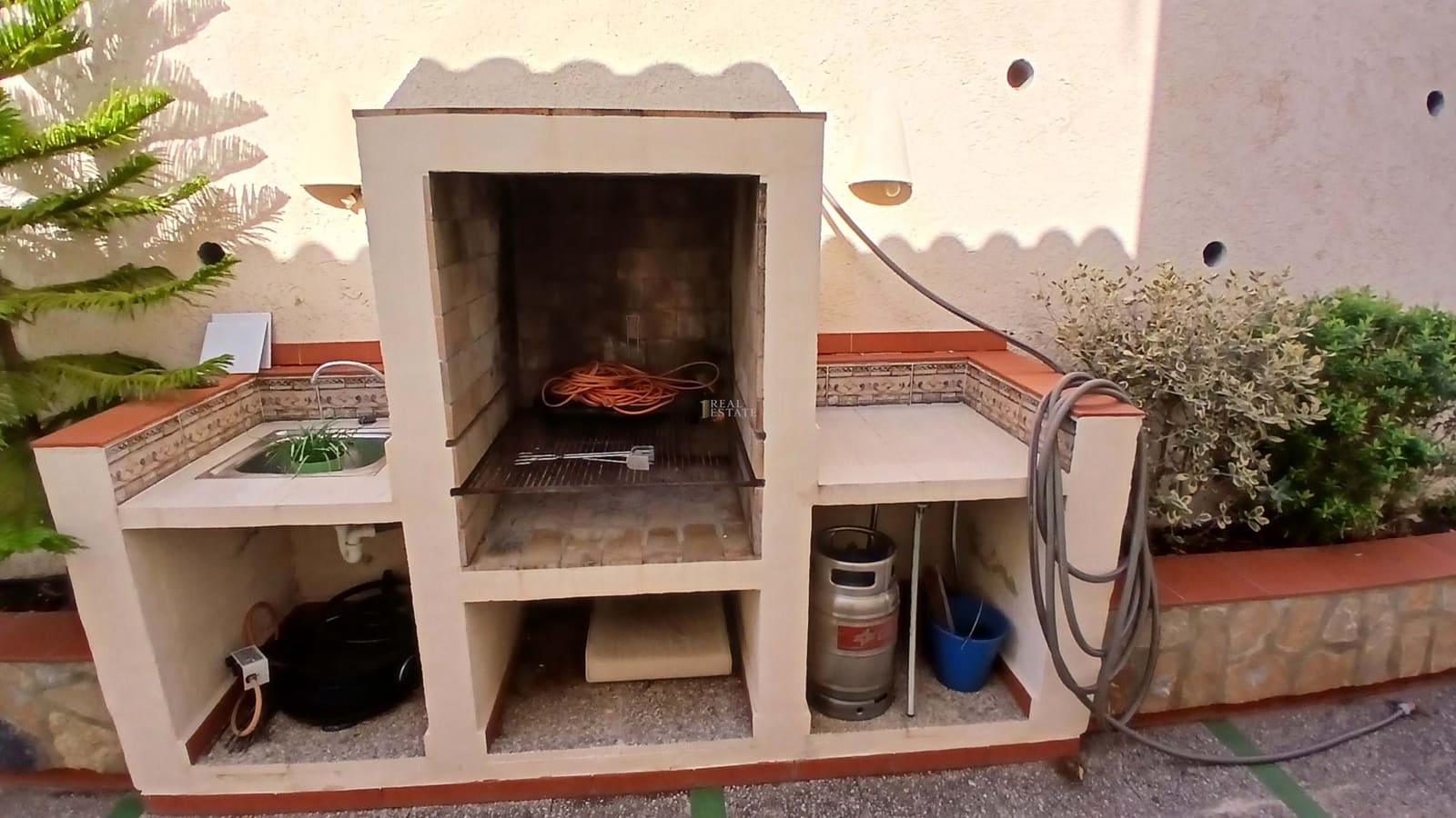 3 bedroom Villa for sale in Altea with pool garage - € 795,000 (Ref: 8625419)