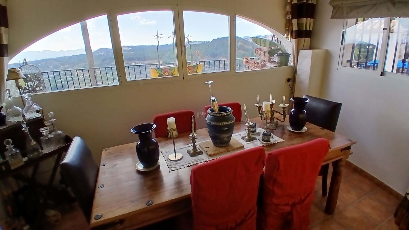 4 soveværelse Villa til salg i Callosa d'En Sarria med swimmingpool - € 470.000 (Ref: 8744685)