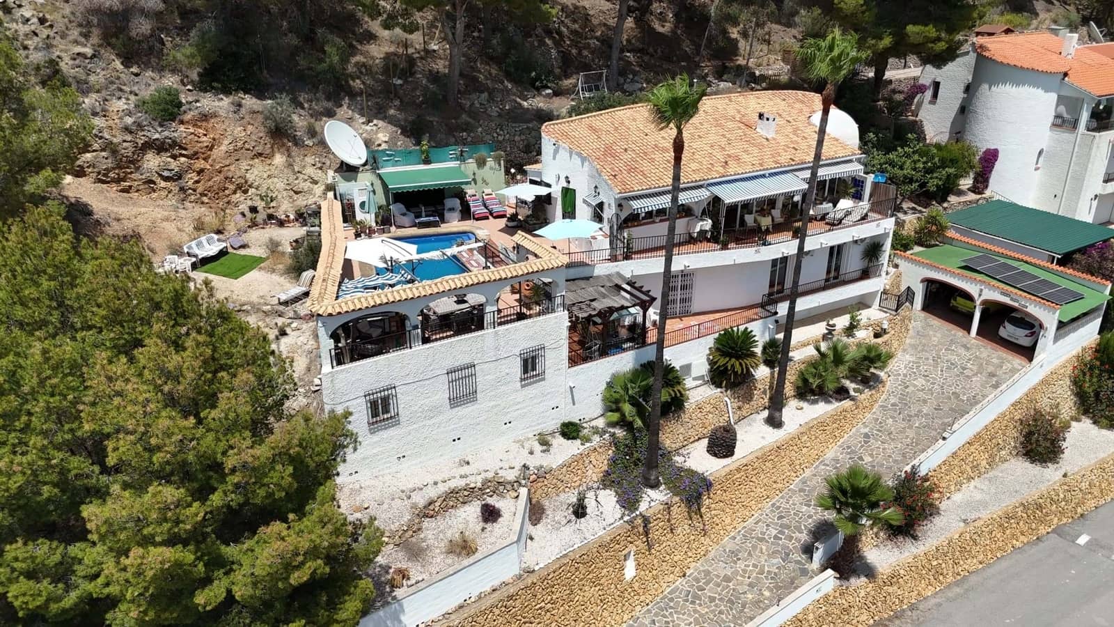 4 soveværelse Villa til salg i Callosa d'En Sarria med swimmingpool - € 470.000 (Ref: 8744685)