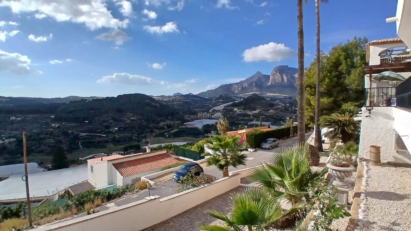 4 soveværelse Villa til salg i Callosa d'En Sarria med swimmingpool - € 470.000 (Ref: 8744685)