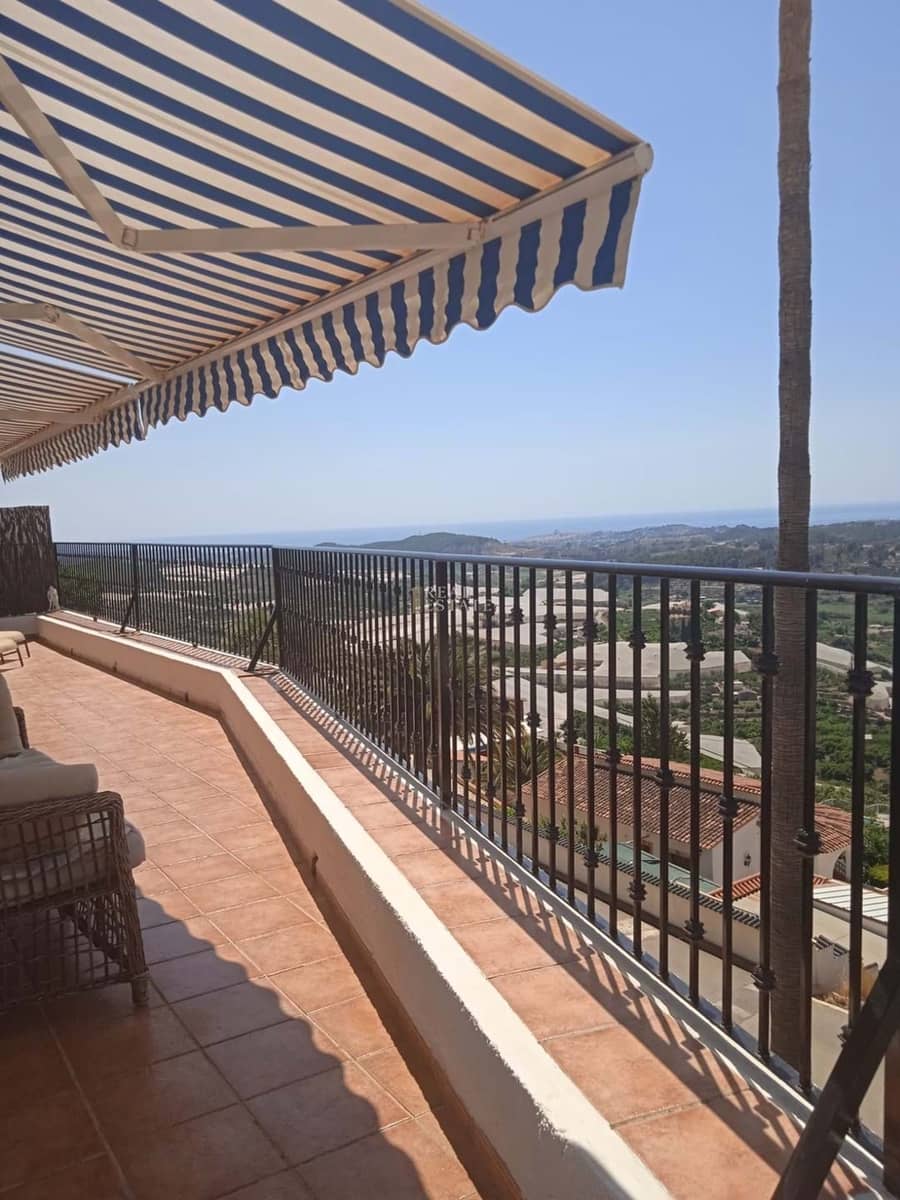 4 soveværelse Villa til salg i Callosa d'En Sarria med swimmingpool - € 470.000 (Ref: 8744685)