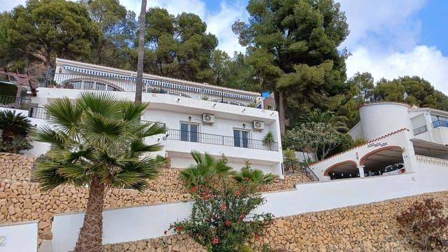 4 quarto Moradia para venda em Callosa d'En Sarrià com piscina - 470 000 € (Ref: 8744685)