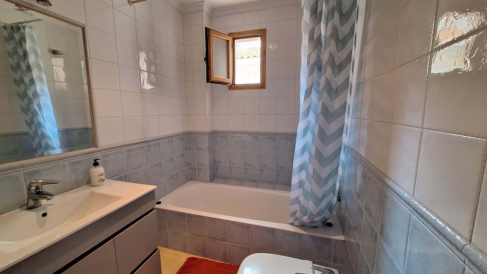 4 bedroom Townhouse for sale in La Nucia with garage - € 307,000 (Ref: 8744773)