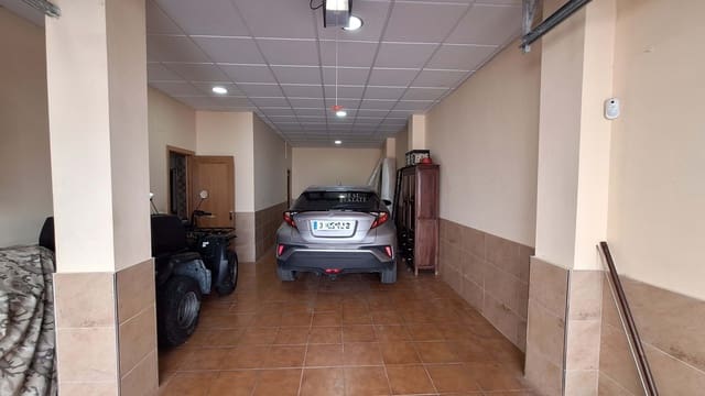 Casa de 4 habitaciones en La Nucia en venta con garaje - 307.000 € (Ref: 8744773)