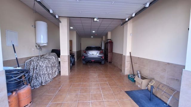 Casa de 4 habitaciones en La Nucia en venta con garaje - 307.000 € (Ref: 8744773)