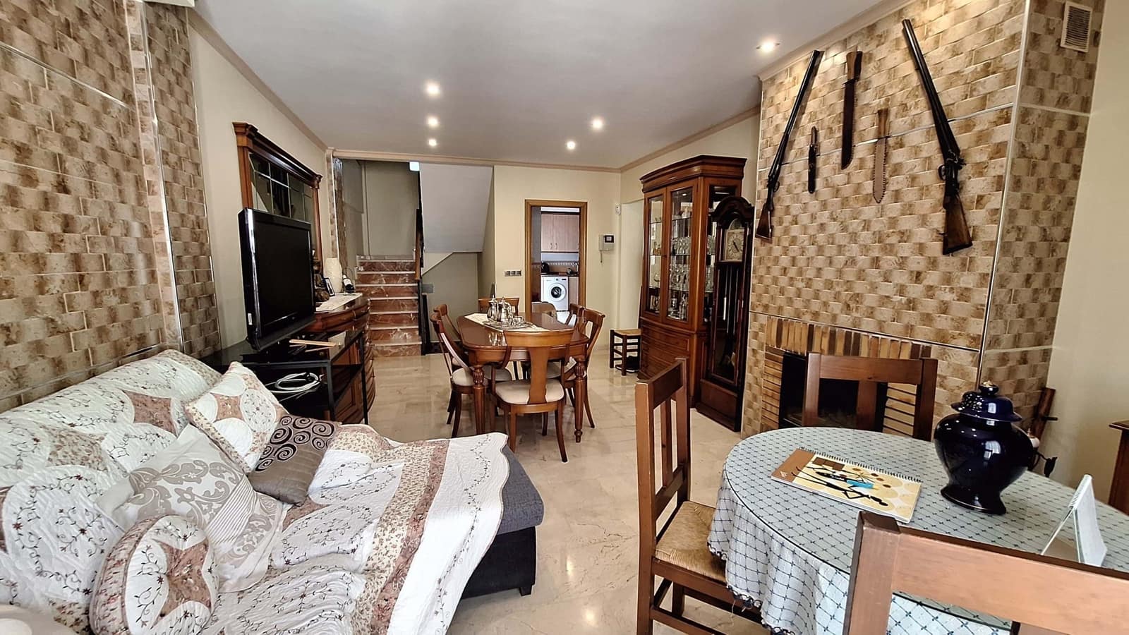 4 bedroom Townhouse for sale in La Nucia with garage - € 307,000 (Ref: 8744773)