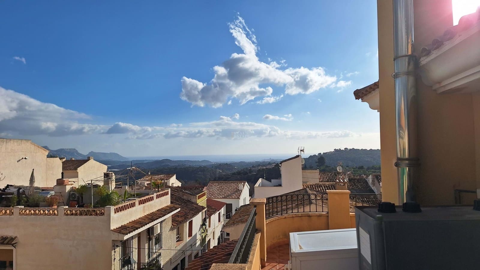 4 bedroom Townhouse for sale in La Nucia with garage - € 307,000 (Ref: 8744773)
