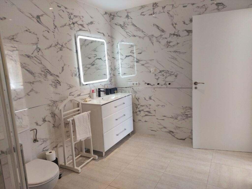 Chalet de 6 habitaciones en Alfaz del Pi / L'Alfàs del Pi en venta con piscina - 725.000 € (Ref: 8764524)