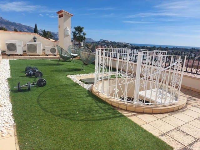 Chalet de 6 habitaciones en Alfaz del Pi / L'Alfàs del Pi en venta con piscina - 725.000 € (Ref: 8764524)