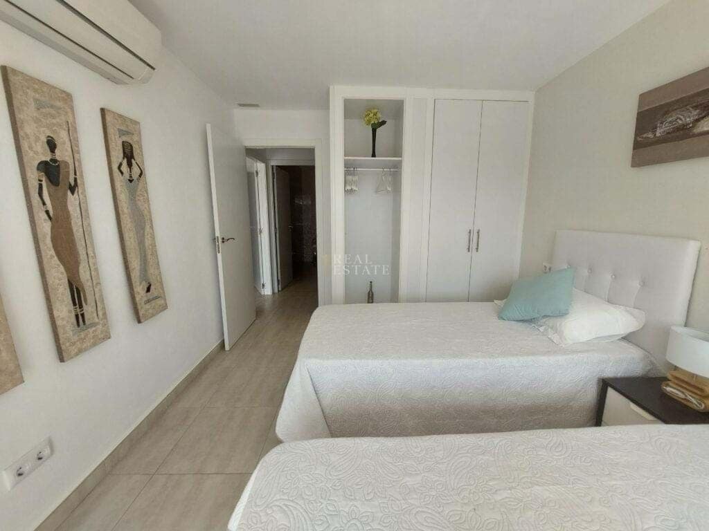 Chalet de 6 habitaciones en Alfaz del Pi / L'Alfàs del Pi en venta con piscina - 725.000 € (Ref: 8764524)