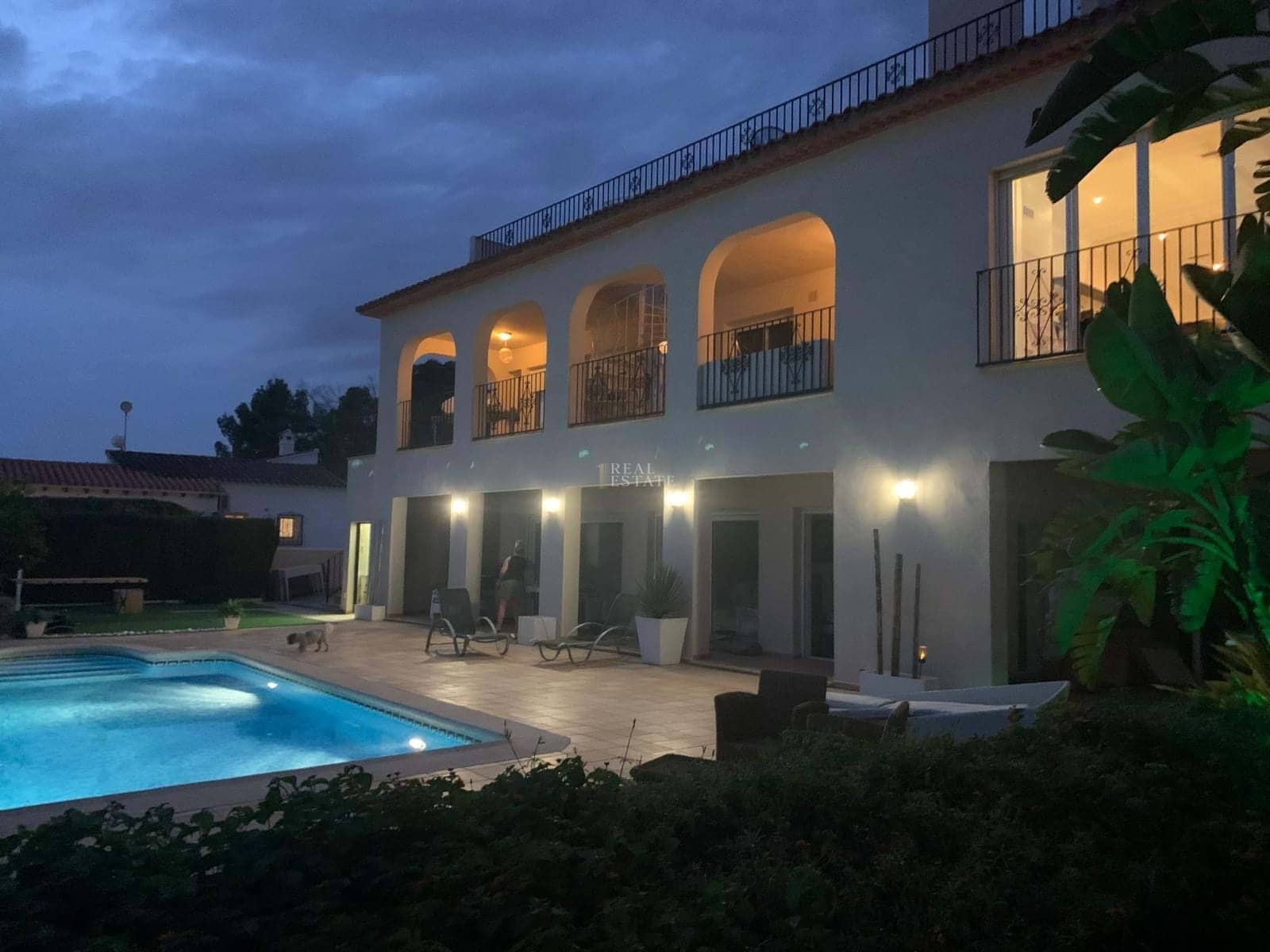 Chalet de 6 habitaciones en Alfaz del Pi / L'Alfàs del Pi en venta con piscina - 725.000 € (Ref: 8764524)