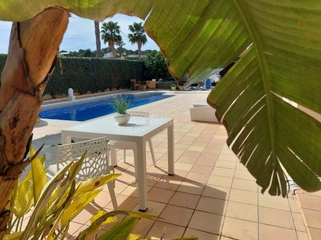 Chalet de 6 habitaciones en Alfaz del Pi / L'Alfàs del Pi en venta con piscina - 725.000 € (Ref: 8764524)