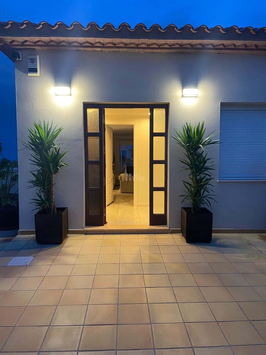 Chalet de 6 habitaciones en Alfaz del Pi / L'Alfàs del Pi en venta con piscina - 725.000 € (Ref: 8764524)