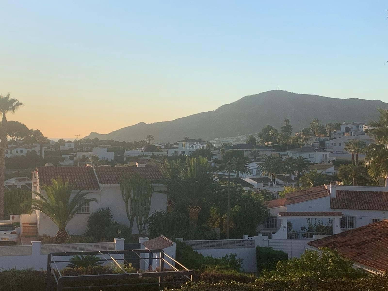 Chalet de 6 habitaciones en Alfaz del Pi / L'Alfàs del Pi en venta con piscina - 725.000 € (Ref: 8764524)